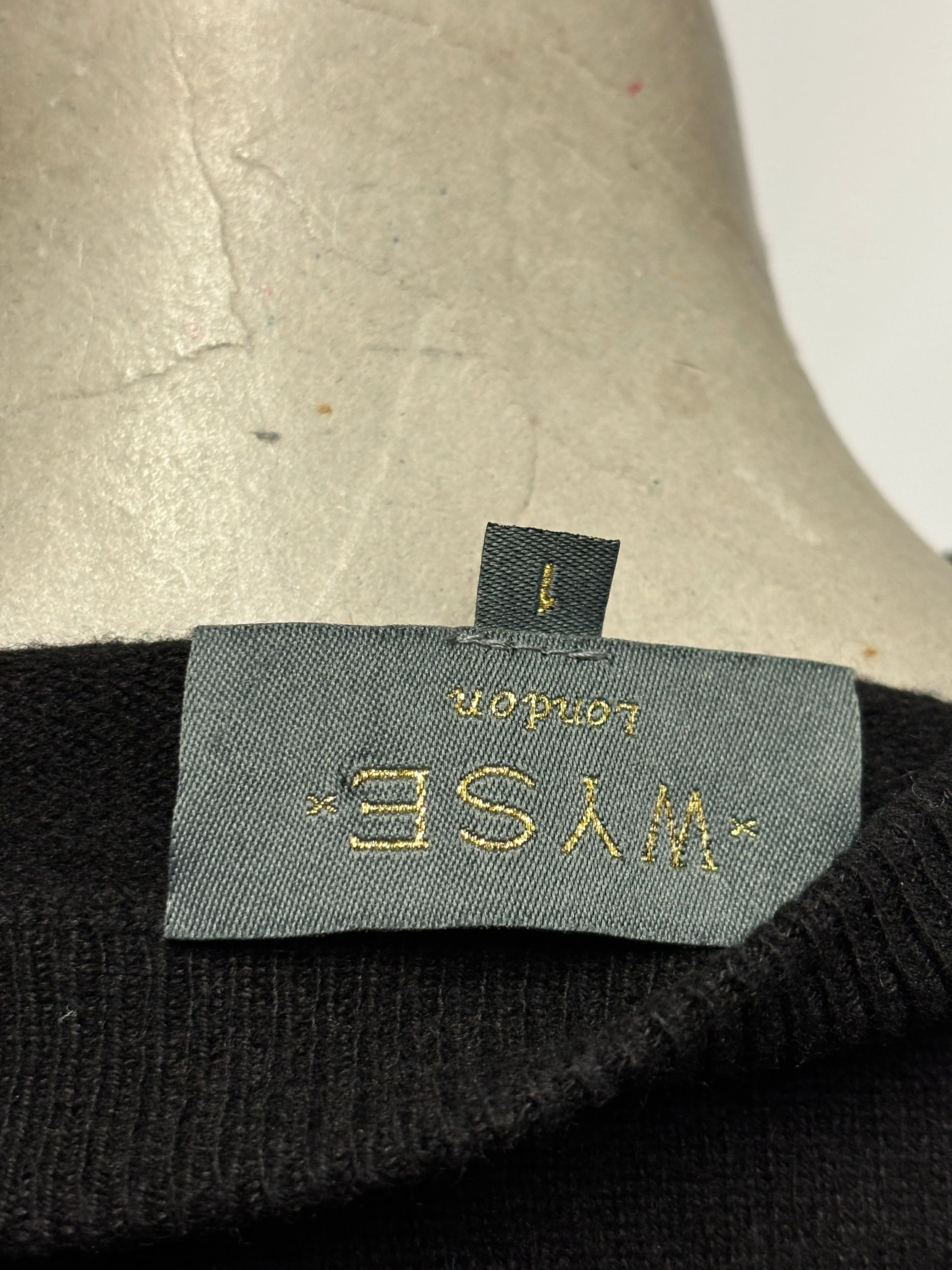 WYSE Black And Multicolour Sequin Cashmere and Wool Blend Jumper 8